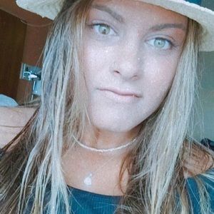 Meet your Posher, Alexandra